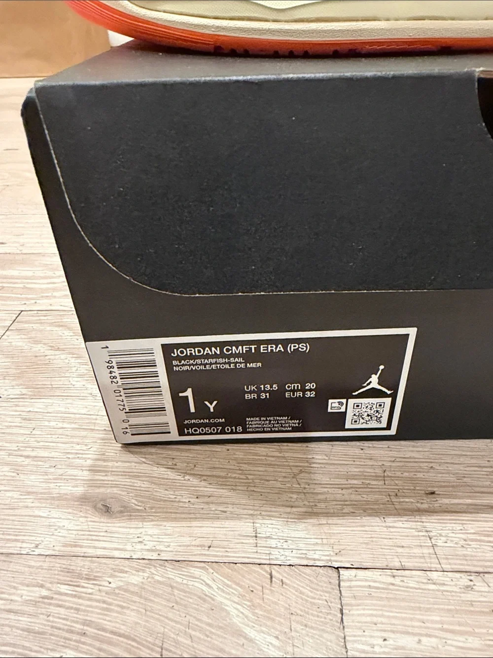 NEW Nike Jordan Boys CMFT era (ps) m